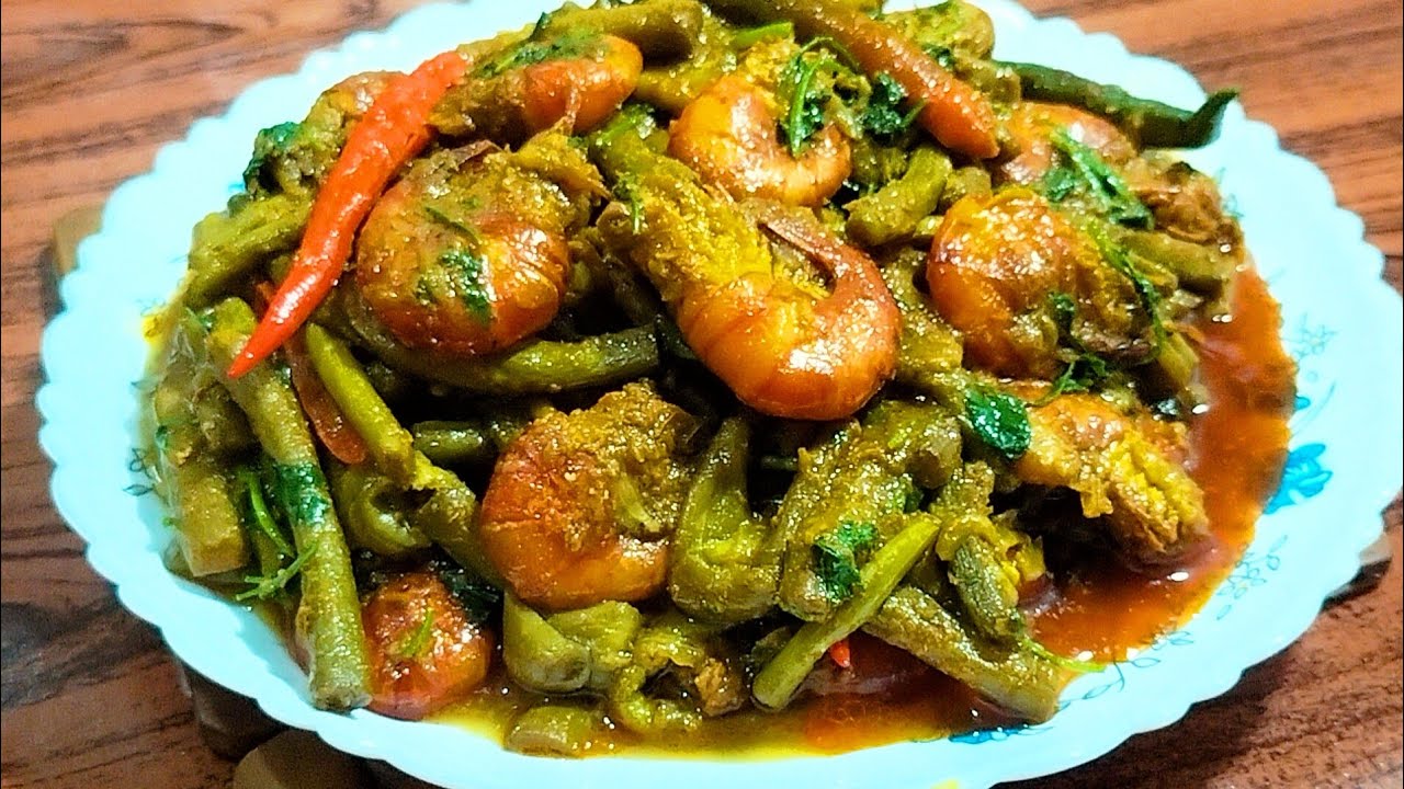 সবচেয়ে মজার কচুর লতি দিয়ে চিংড়ি মাছ রান্না/Kochur loti with chingri recipe/shrimp with lothi. 