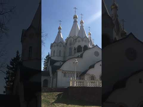 Колокольный звон в Храме Новомучеников и Исповедников Российских в Бутове, звонарь Ксения Звонарева.