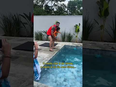 Você tem um tio assim ? #diversao #piscina #humor #diversão #fyp