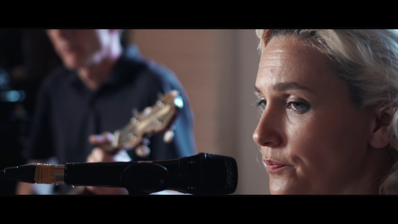 Black Tar Roses - Idle Hands - YouTube