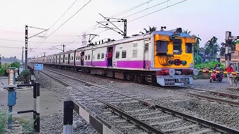 Conventional Model Speedy EMU Trains Furiously Skip Between Railgate | Eastern Railways