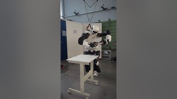 Pyrène robot manipulate object using visual servoing