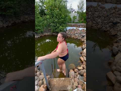 Дочь искупалась в пруду с пираньями..🤦‍♂️🤷🏼‍♀️🐟