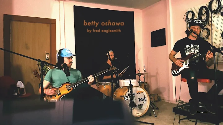 Kris Ulrich - Betty Oshawa (live at Better Daze Studios)