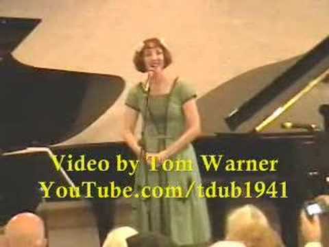 Janet Klein & Brad Kay - Janet sings a French Tune...