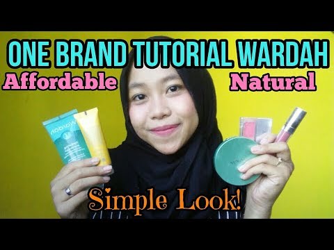 Hallo geng , Jadi di video ini aku mau kasih tau cara makeup untuk pemula . Beberapa produk dan tekn. 