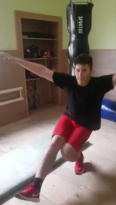 Присідання на одній нозі(на кожній по 5 раз) - YouTube