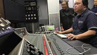 Chit san maung -Part 1 ( top 20 guitar solos)