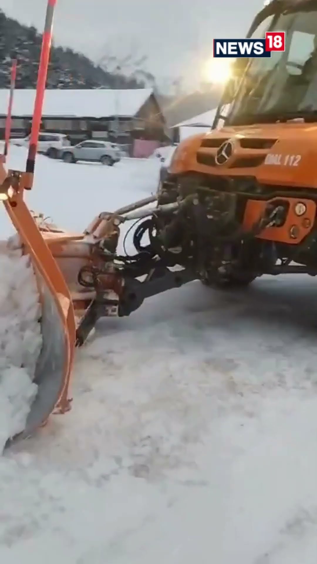 Snow Clearance Operation Underway In Kashmir After It Received The Season's Heaviest Snowfall N18S