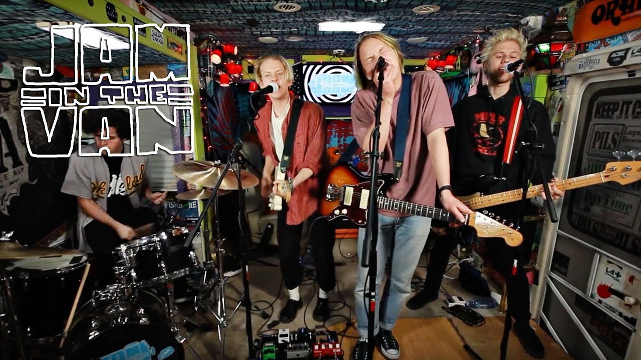 Swmrs - Figuring It Out SWMRS - "Figuring It Out" (Live at JITV HQ in Los Angeles, CA 2016) #