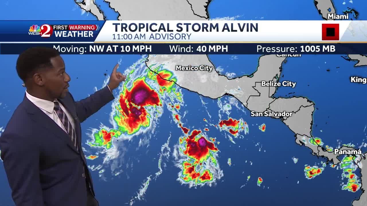 Tropical Storm Alvin forms off Mexico's Pacific coast - YouTube