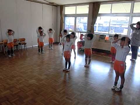 リトミック（４歳児クラス） 2013年11/27