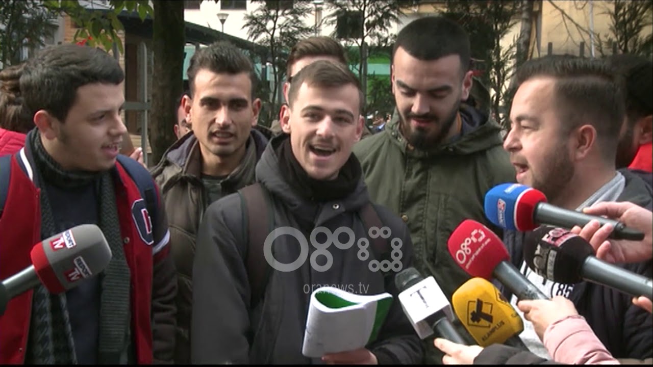 Ora News - Studentët mesazh labçe Ramës:"S'jemi dele siç do ti