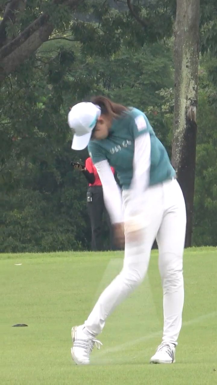Saki Baba: Pure Energy! The Most Captivating Swing in Golf. - YouTube