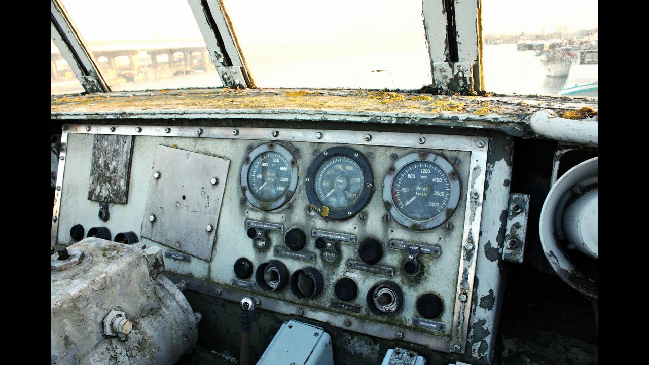 Verlaten marineboot @ 2015