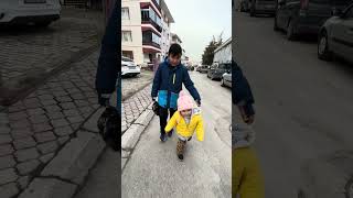 Önümüze Geçeni Tekmeleriz