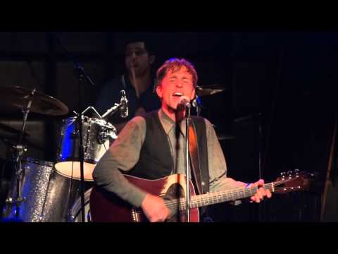 Casanova - Bajo una Ilusión (En Vivo)