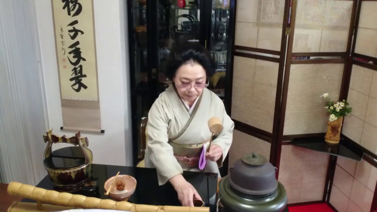茶の湯 立礼席で茶会を開く Tea Ceremony Ritsurei seat - YouTube