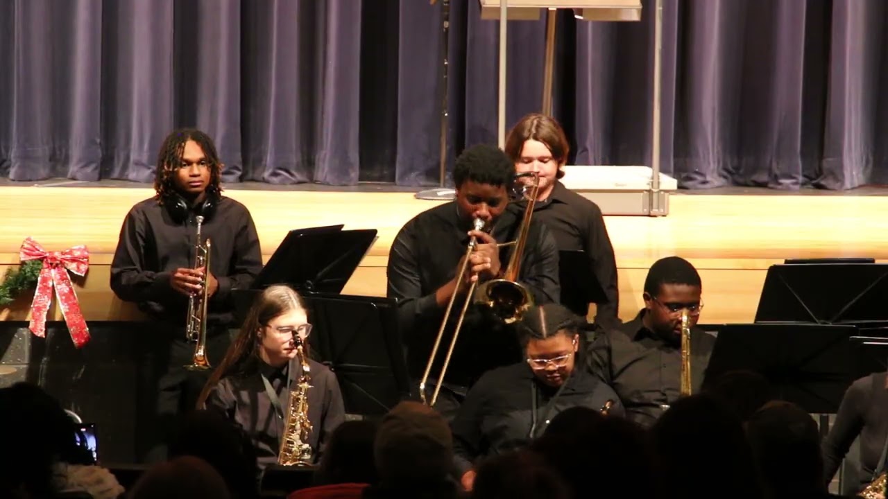 DOVER HIGH SCHOOL MUSIC DEPARTMENT FALL CONCERT & VISUAL ART SHOW TUESDAY 12.16.2025 MVI 9692