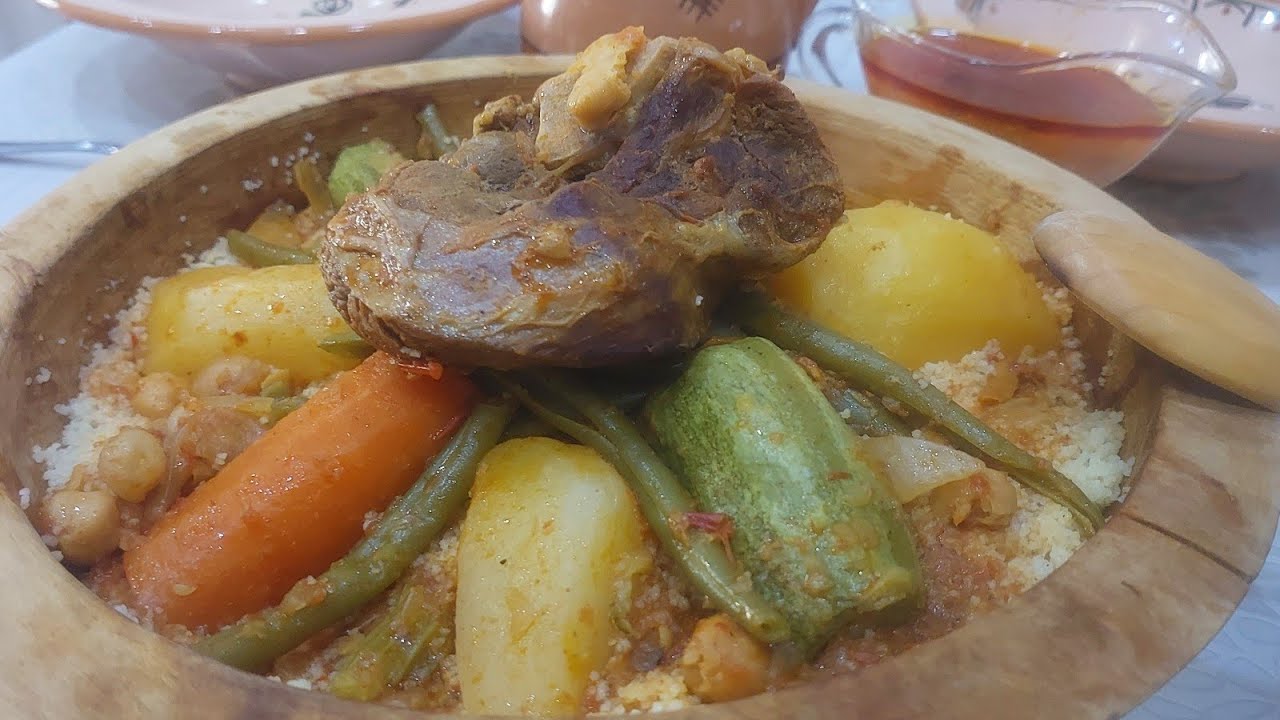 كسكس مرقة حمرا جزائري..couscous algérien sauce rouge