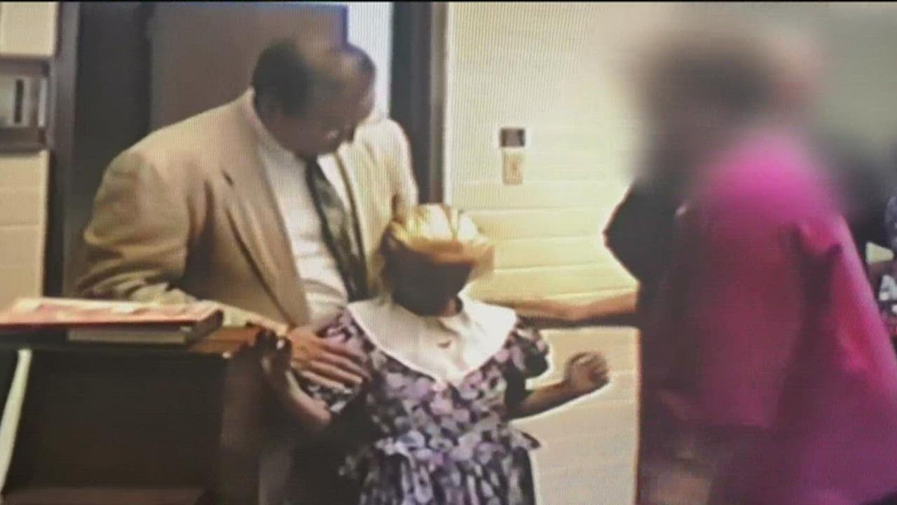 Cover image for Lawsuit: Mormon Church leaders in San Diego turned a blind eye to a report of molestation