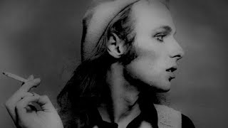 Brian Eno - Baby's On Fire (1973)