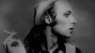 Brian Eno - Baby's on Fire (1973)