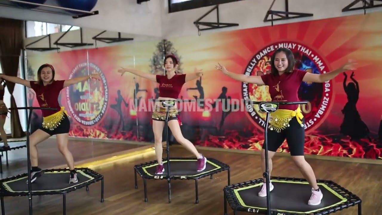 TRAMPOLINE DANCE FITNESS - Beginner level - Shakira 