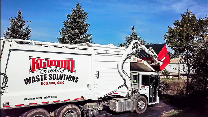 The Heil Half/Pack Econic Is A Driver's Truck