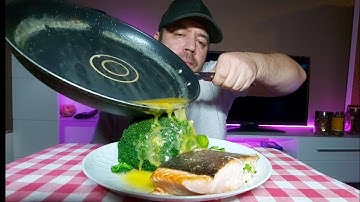 Wildlachs mit Zitronen Butter Soße  (Lachsfilet mit Haut saftig und knusprig braten)