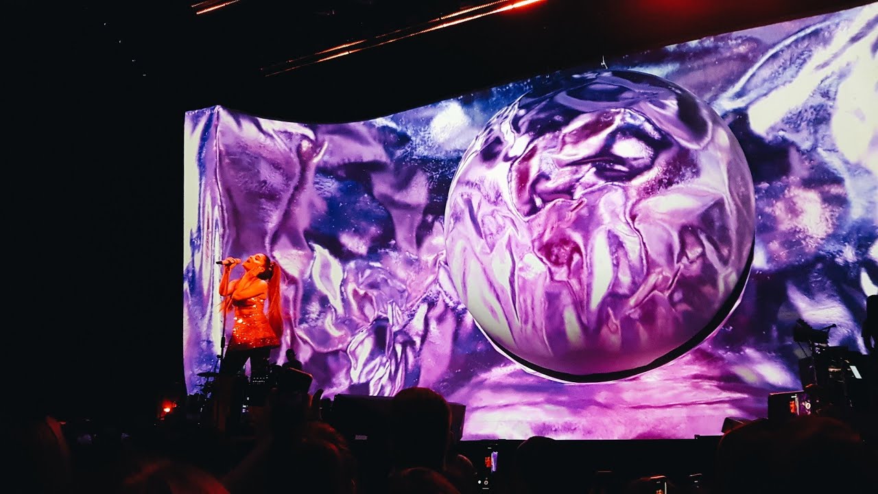 Ariana Grande - dangerous woman/break free PIT VIEW: Sheffield | Samantha Barlow