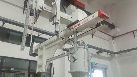 China made Runma brand 5 axis double arm robot for cutting sprue #润马机械手#润马智能