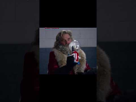 Полицейский арестовал Санту || Рождественские хроники (2018) || #кино #фильмы #комедия #шортс