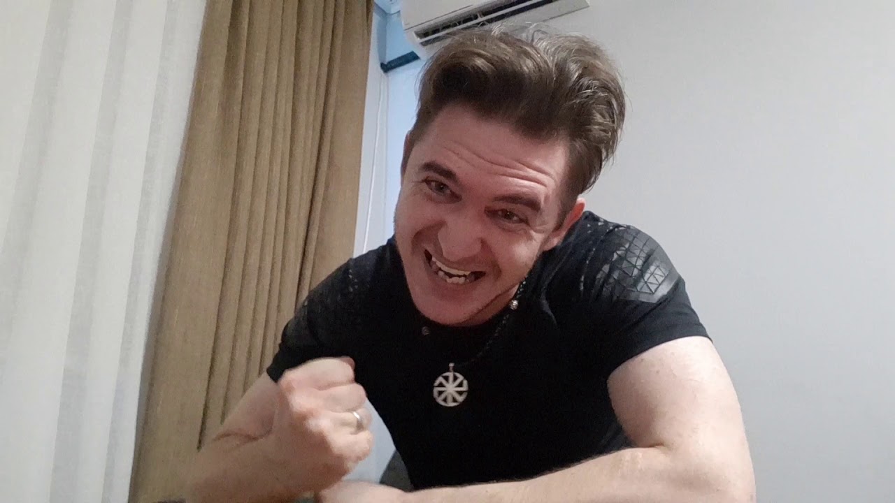 Владимир Маяковский - Флейта позвоночник (отрывок) - YouTube