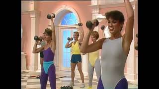 Susan Harris whit dumbbells. 