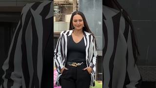 Sonakshi Sinha Spotted For Promotion of Her Latest Show 'System' #sonakshisinha