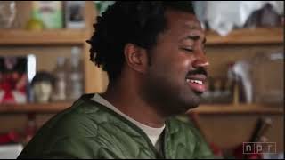Sampha - Plastic 100°C Tiny desk 2017 #tinydesk #npr #sampha #tinydeskconcerts