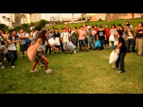 Flashmob - Guerra De Almohadas - Lima, Per 2011