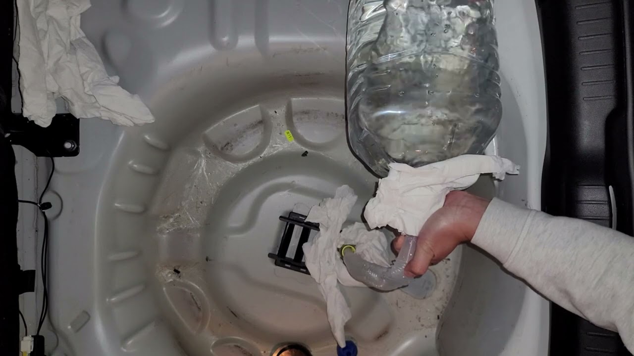 citroen C4 CACTUS]How to fill up the AdBlue(urea) without spilling it. -  YouTube