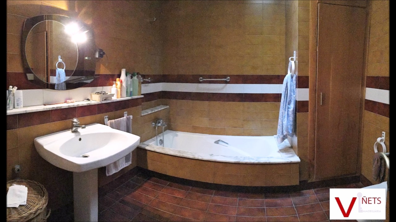 En venta: nave de 450 m2 y vivienda de 400 m2.