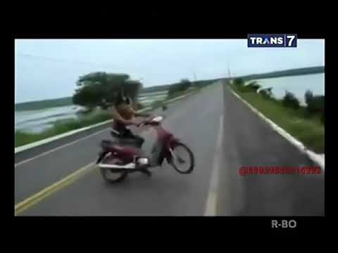 Motor jatuh sampai kelihatan