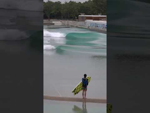 Jello waves form in Texas pool! #jello #waves #surf