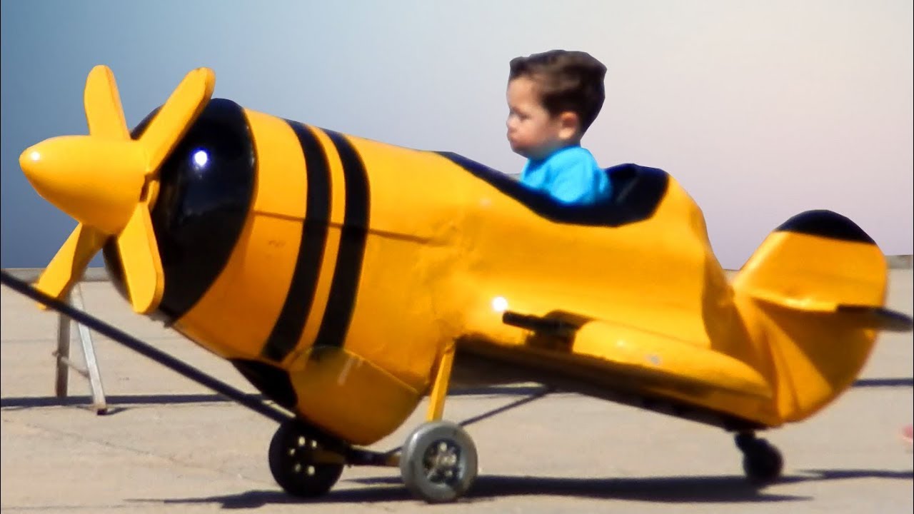 toy aeroplane videos