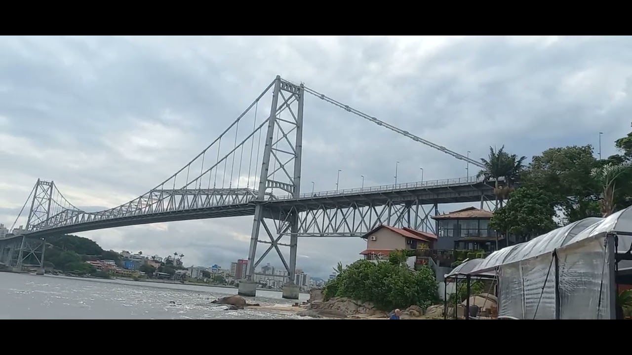 Florianópolis e a Ponte hercilio luz histórico 
