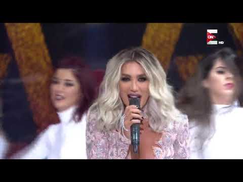 كل سنة مايا دياب تغني بيراضيني مع إستعراض رائع