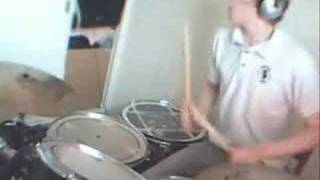 Drumming to the Whos Im a boy (Leeds 70)