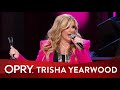 Capture de la vidéo Trisha Yearwood - "She's In Love With The Boy" | Live At The Grand Ole Opry