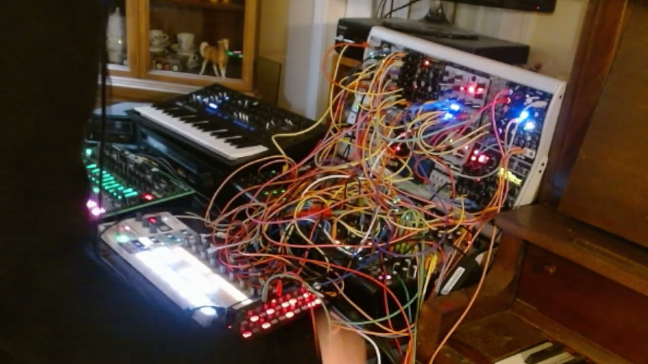 JAMUARY 2026: 21 [Improvised Electronic Dance Music on Eurorack Modular, Korg Minilogue XD, TR-8]
