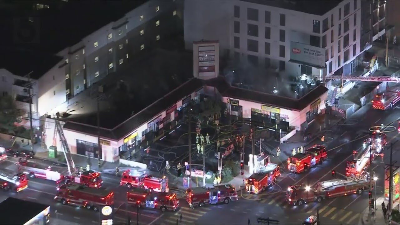 Firefighters battle blaze at commercial building in Valley Glen