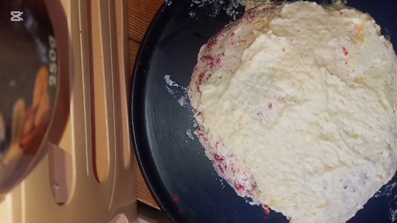 Red velvet buttercream cake 🎂 💜